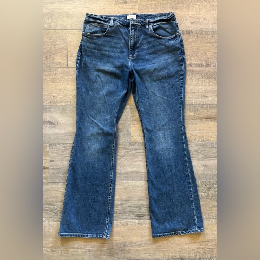 Shyanne (Boot Barn) women’s size 33 regular 33Wx34L bootcut denim blue jeans